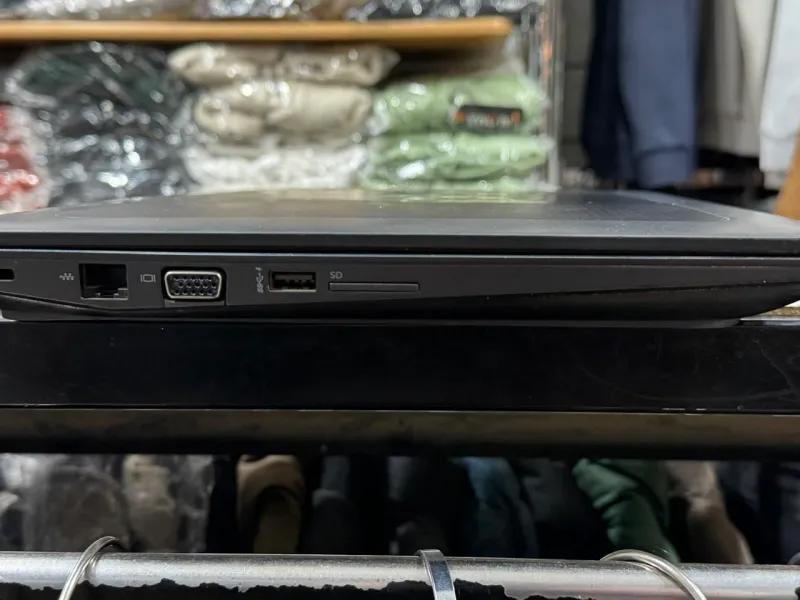 لاب توب hp حالة ممتازة للبيع