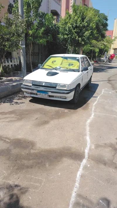 رينو أخرى 1987