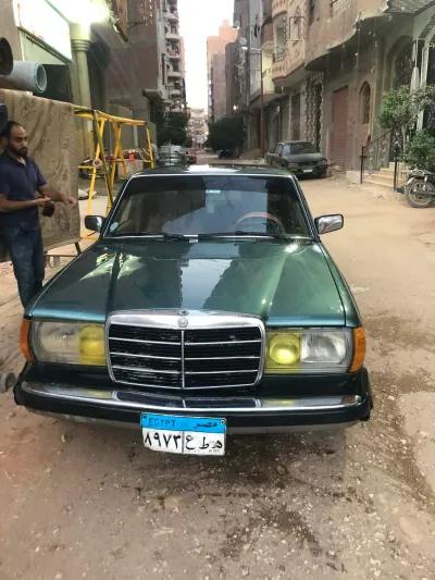 مرسيدس بنز الفئة E 1984
