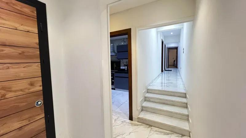 شقه للبيع بالفرش