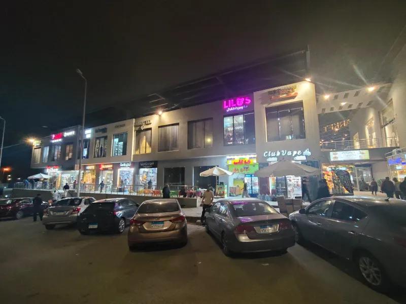 تجاري للإيجار المرحله الثانيه من مول the market