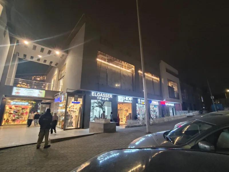 تجاري للإيجار 96 متر في قلب الزحمة لوكيشن قوي The market