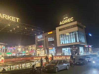 محل تجاري56 متر للبيع متشطب ومتأجر في مول the MARKET