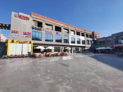 فرصه استثماريه قويه كيوسك للبيع داخل مول the market in New Cairo, Cairo - 5,000,000 EGP