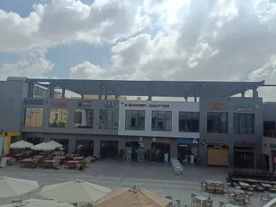 استثمر في محل على البلازا مباشرة بمساحة 56 متر market mall