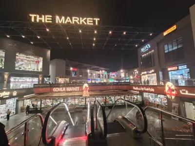 للإيجار محل تجاري في اقوي المولات التجارية مول the market