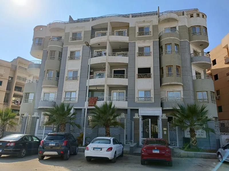 للبيع دوبلكس مميز بمدخل خاص فيو كامل بحري القاهره الجديده