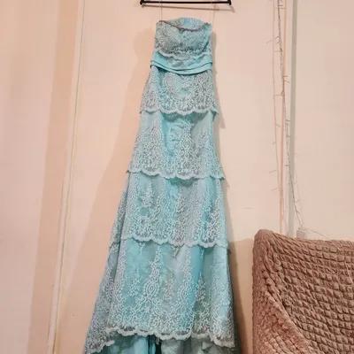 فستان سواريه يلبس لحد ٥٠ كيلو ملبوس مرة وحدة ب في جسر السويس, القاهرة - 350 EGP