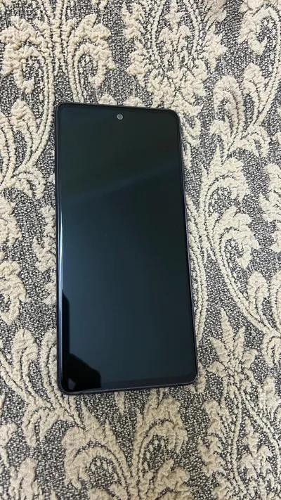 SAMSUNG s20fe عيبه البطاريه بتخلص بسرعه وبيشحن بسرعه معاه رأس الشاحن في ميت غمر, الدقهلية - 12,000 EGP