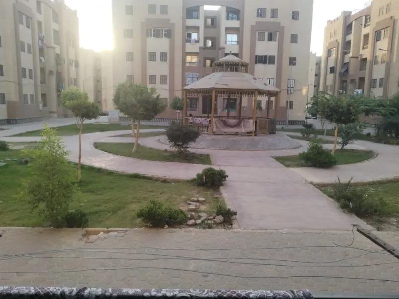 شقه للبيع بمدينه العاشر من رمضان من المالك