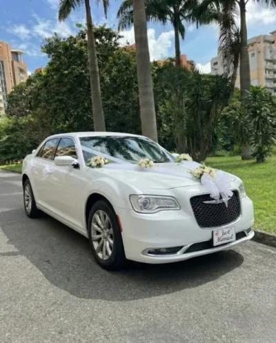 ليلة العمر ببرستيج ملكي.. إيجار كرايسلر زفاف VIP!