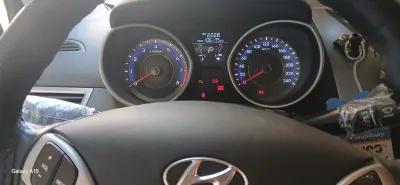 هيونداي افانتي 2012