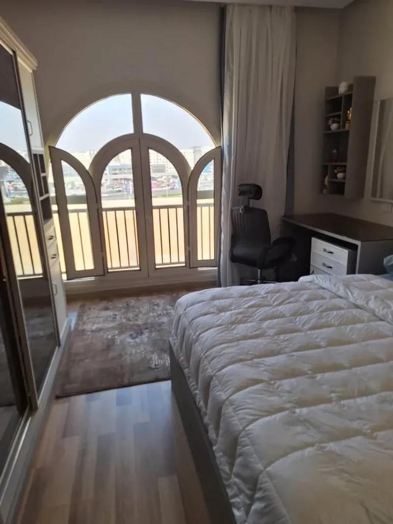 شقة للبيع في كمبوند 90 avenue الجامعة الامريكية ب 2 مليون