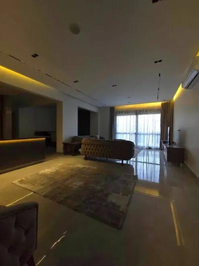 شقة استلام فورى متشطبة في el patio oro ب مليون و 800 الف كاش