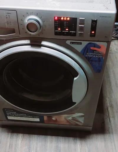 غسالة أريستون Ariston إيطالي 8 كيلو Inverter - بحالة ممتازة in Haram, Giza - 13,000 EGP