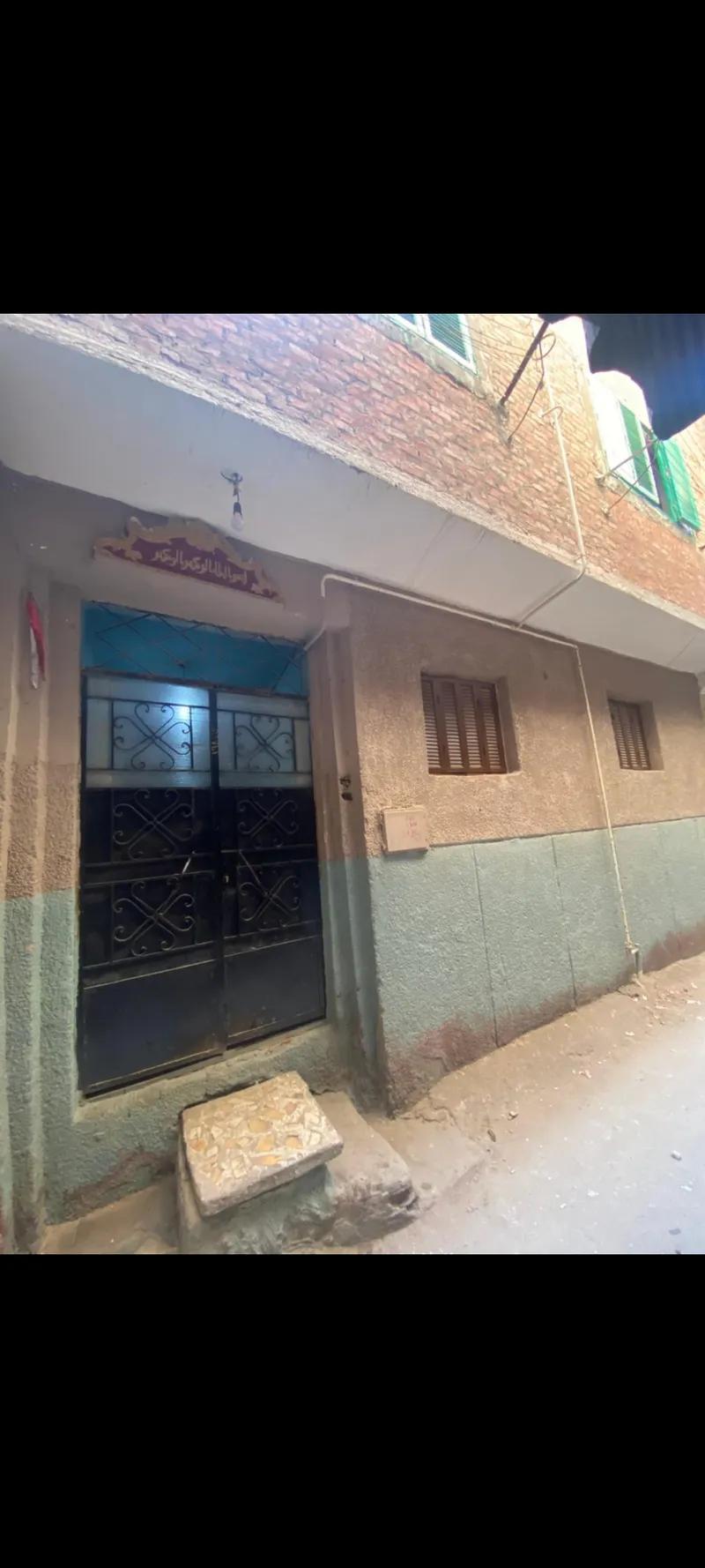 منزل دورين والتالت السطح 75متر