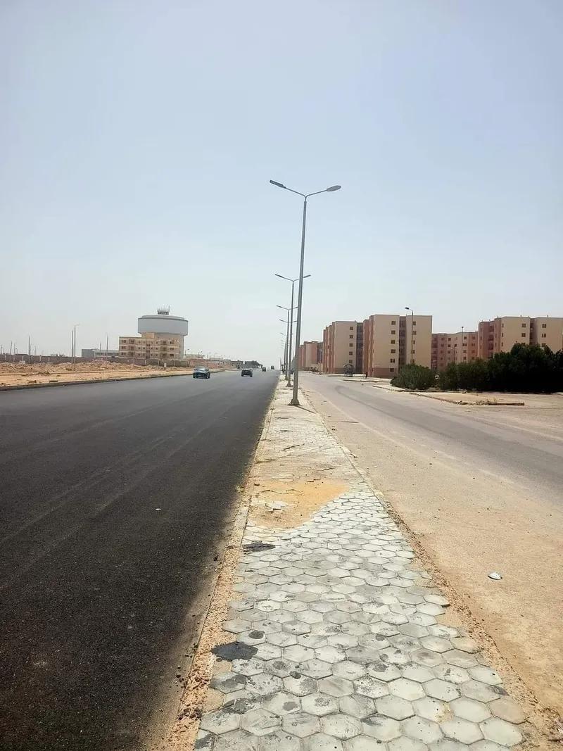 شقه دور اول علوي بها عداد مياة وعداد غاز مساحه ٩٠م